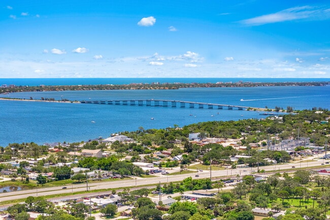 Foto del edificio - 2223 Dryden Ct