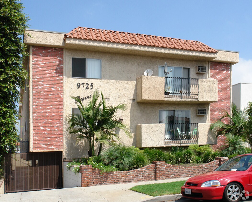 Foto del edificio - 9725 Regent St