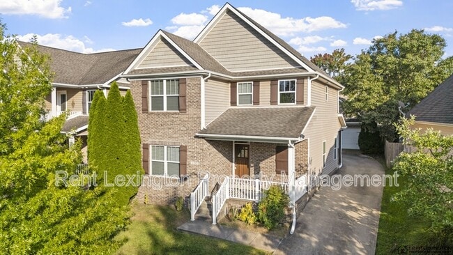 Building Photo - 2212 Pokeberry Park