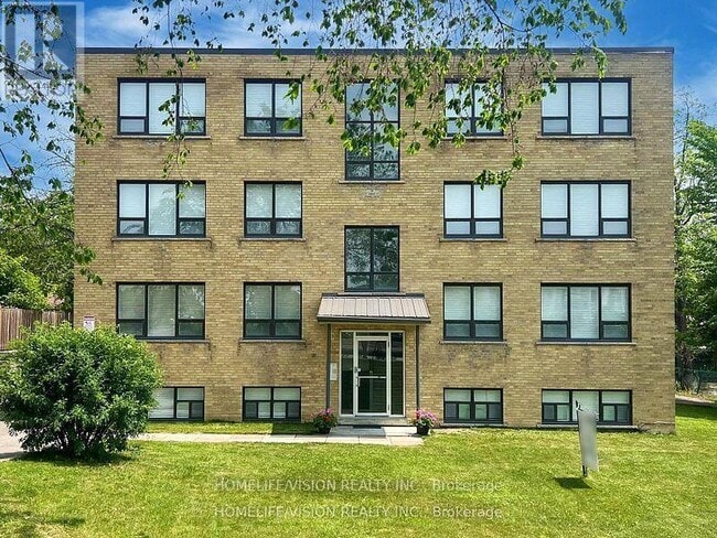 Building Photo - 9901 Yonge St