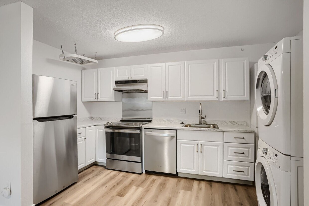 Fully Remodeled 2BD/1.5 Bath Boulder Condo - Available NOW - Fully Remodeled 2BD/1.5 Bath Boulder Condo - Available NOW