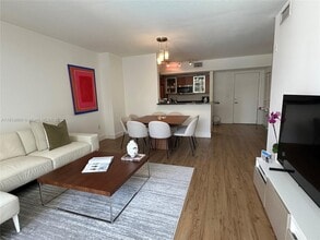 Building Photo - 2775 2775