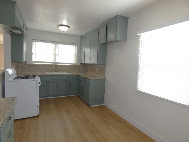 Building Photo - **Available NOW in Whittier!**