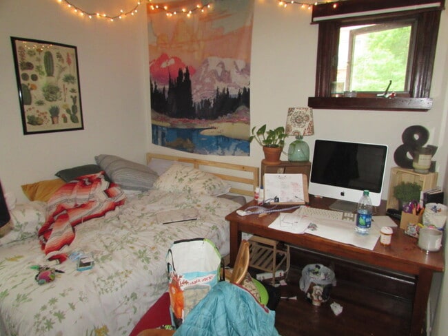 Bedroom - 421 W Gilman St