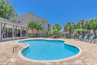 Building Photo - Rivers Edge at Carolina Stadium