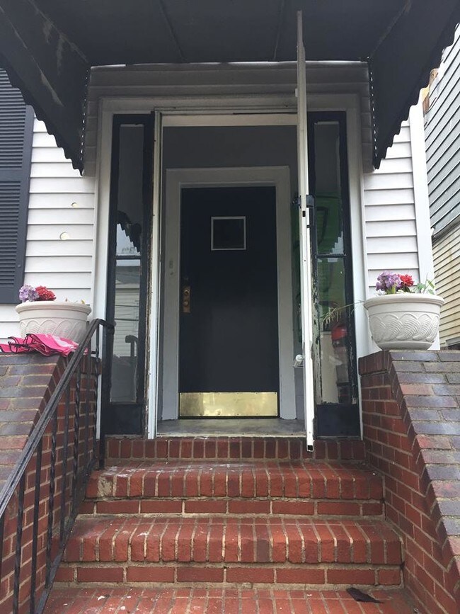 Foto del edificio - 680 N 8th St