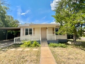 Building Photo - 1307 Bertha St