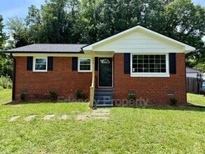 Building Photo - 906 Beaumont Ave