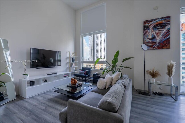 Building Photo - 1900 N Bayshore Dr