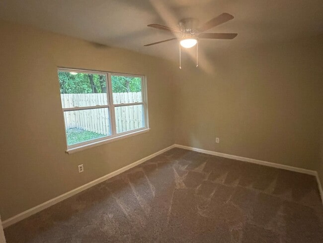 Foto del edificio - Welcome to this beautifully remodeled 2-bedroom duplex located in Alachua, conveniently situated ...