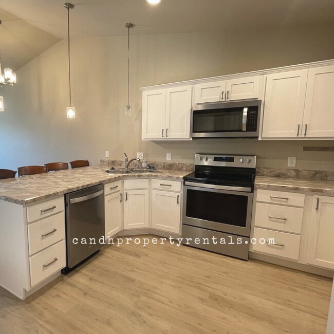Foto del edificio - 1417 Columbine Dr