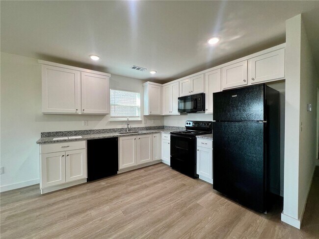 Foto del edificio - 6800 NW Trevy St