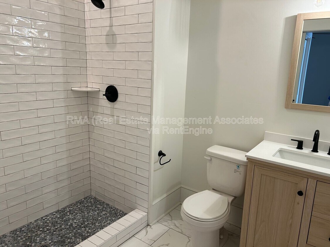 Foto del edificio - 215 Main St