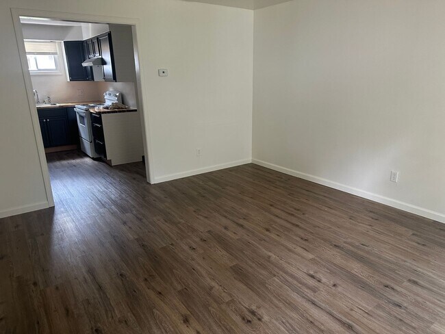 Foto del edificio - 2327 E Midlothian Blvd