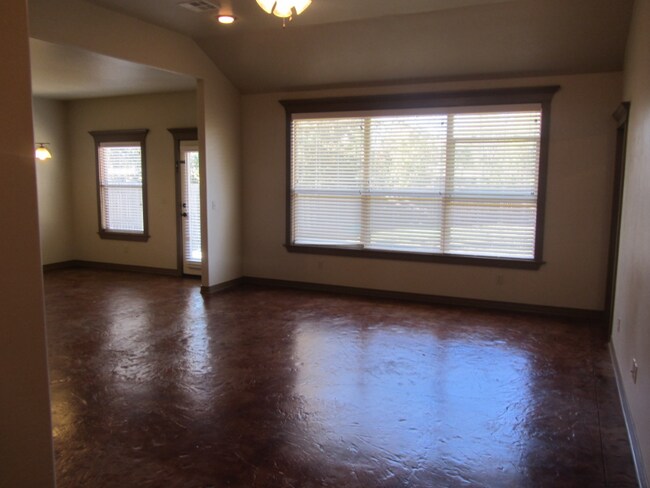 Building Photo - 1120 S Adams St