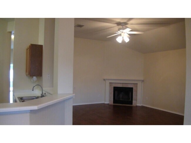 Foto del edificio - 13915 Randalstone Dr