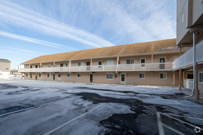 Building Photo - Islander Condominiums