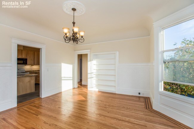 Building Photo - 553 Duboce Ave