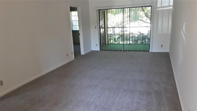 Foto del edificio - 301 Norwood Terrace