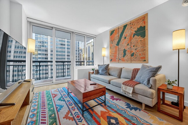 Building Photo - 68 W 37th St