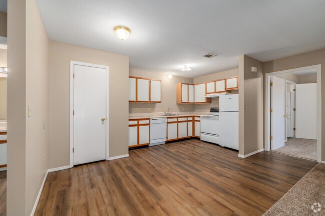 2 habitaciones, 2 baños - 925 pies cuadrados - Comedor - Crestwood Apartments