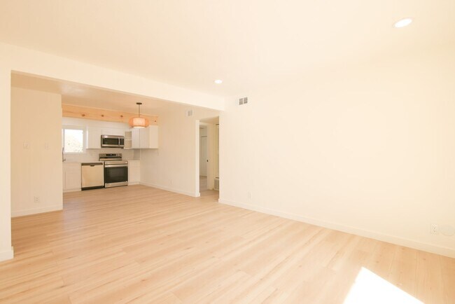 Foto del edificio - Beautiful 2-bedroom, 1-bathroom townhouse located in the vibrant city of El Paso