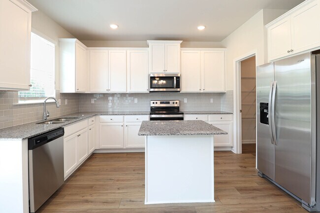 Building Photo - 3990 Riverchess Dr SW