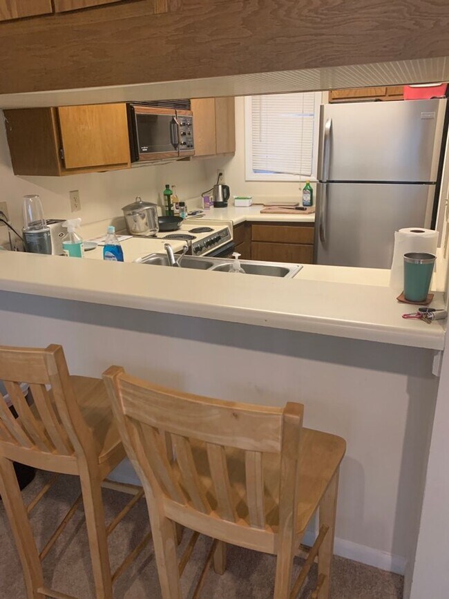 Building Photo - Chapel Hill /Chancellors Square Condo