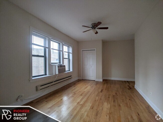 Building Photo - 3721 N Pine Grove Ave