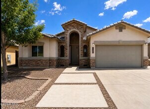 Building Photo - 7785 Enchanted Cir Dr