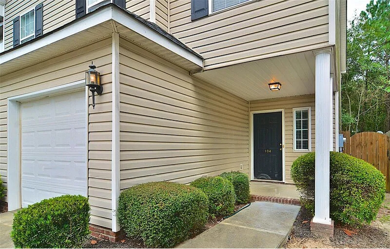 Foto principal - 104 Courtyard Homes Dr