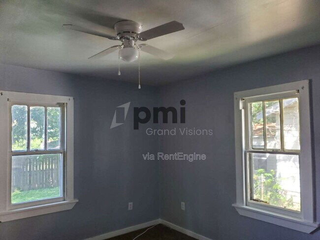 Foto del edificio - 1312 E Olive St