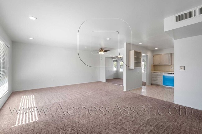 Building Photo - Beautifully Single-Story 2 Bed/1 Bath Home...