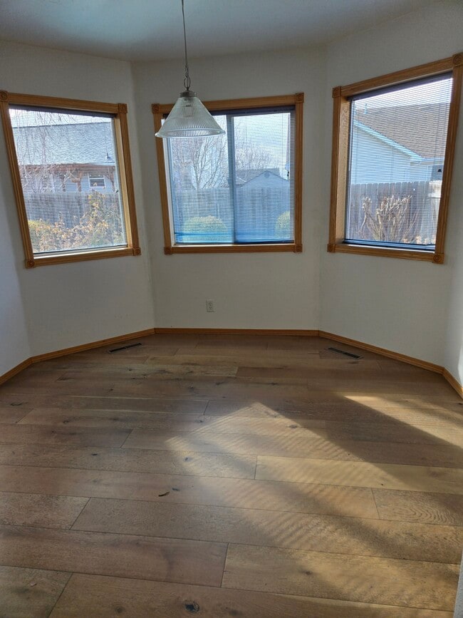 Building Photo - 2470 Ironwood Ave