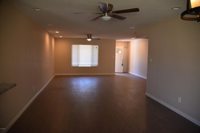 Foto del edificio - 1960 Alameda Dr