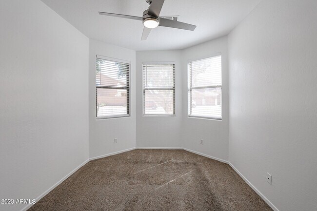 Building Photo - 6814 W Briles Rd