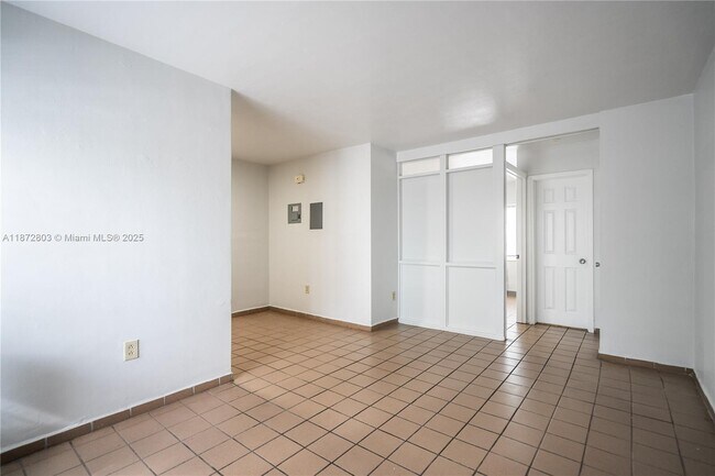 Foto del edificio - 260 Navarre Ave