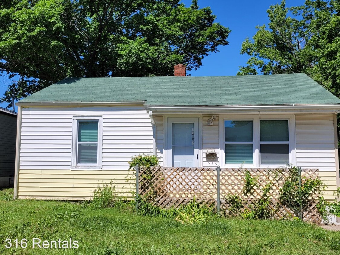 Primary Photo - 2 br, 1 bath House - 1307 N Erie