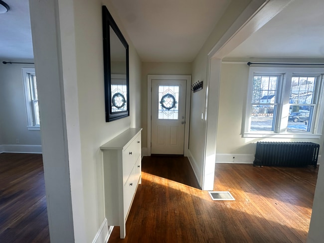 Entry Way - 113 Birdsey Ave