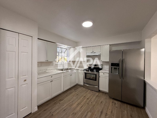 Foto del edificio - 13535 Coleridge St