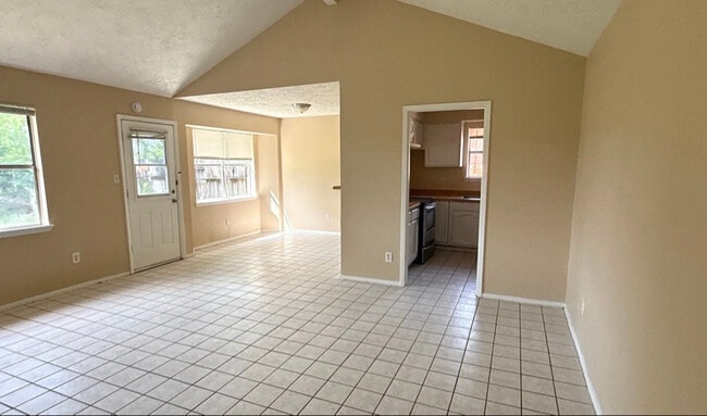 Building Photo - 1355 Tenderden Dr