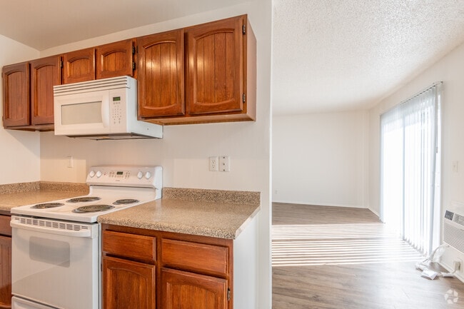 2 BR, 1 BA - Peachwood