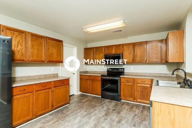 Building Photo - 4 Bedroom Pet-Friendly Home in Selma, TX with Main Street Renewal