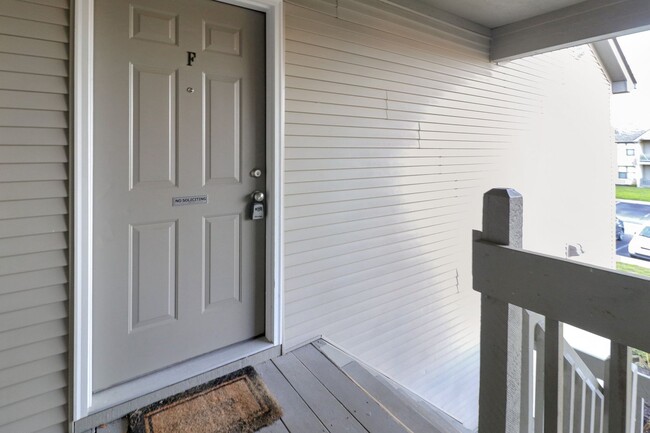 Building Photo - Beautifully Up0dated 1-bedroom, 1-bathroom...