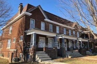 Building Photo - 1701-1707 N Summit St