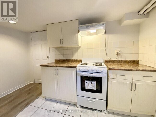 Photo du bâtiment - 2 Chicora Ave