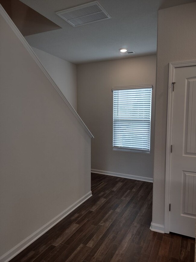 Building Photo - BRAND-NEW Townhome Located in Sanford- Minutes from Shopping, Dining, and Community Parks! Wont l...