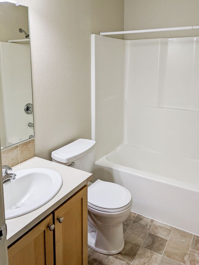 Foto del edificio - 958 Harbour Ln NE