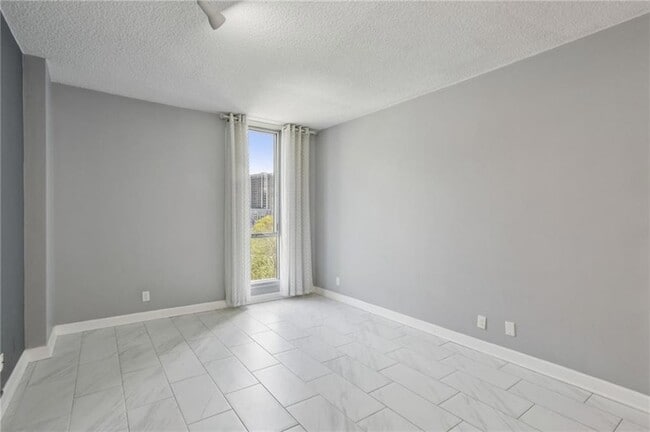Building Photo - 3060 Pharr Ct N Northwest