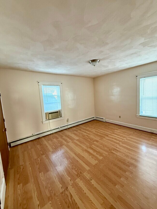 Building Photo - 508 Bowen St